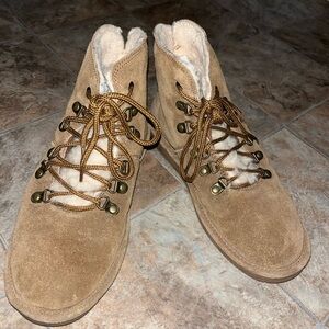 BearPaw Tan Suede Boots with Plush Lining